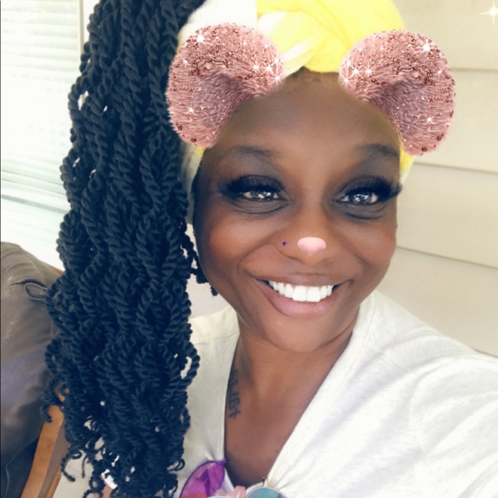 Meet your Posher, Ashah